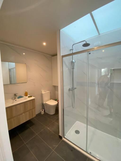 Rodez - Superbe Appartement Neuf Avec Vue Bagian luar foto